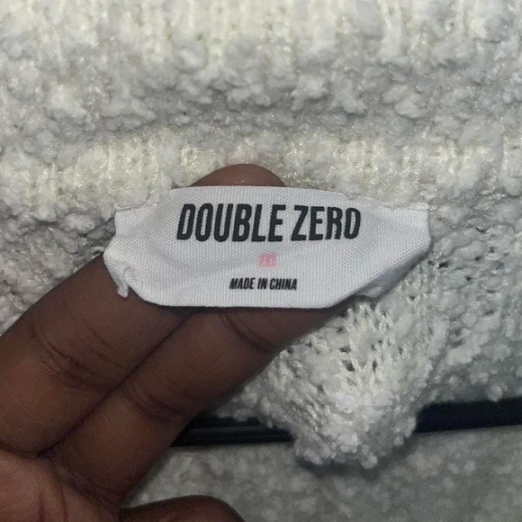 Double Zero Cream V-Neck Sweater - Picture 3 of 4